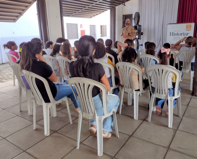 api-modulos/fotos/img/galeria_cat_culturais_493/493/13855/VISITA GUIADA  POR GUSTAVO E YURI, ESCOLA PROFª MÉRCIA MARIA SILVA CHAVES, PROF. JULIANA, 11.09.2026 (1).jpg